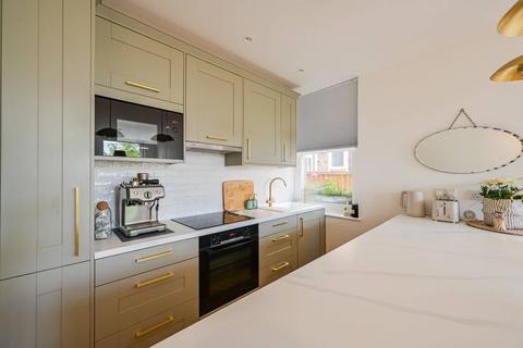 50a Manor Park Road, London, N2 0SJ