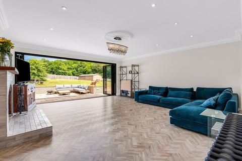 5 bedroom detached house for sale, Woollens Brook, Hoddesdon