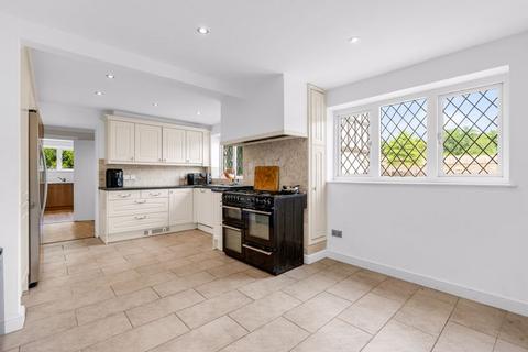 5 bedroom detached house for sale, Woollens Brook, Hoddesdon