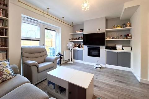 2 bedroom end of terrace house for sale, Blacksmith Close, Sunbury-On-Thames