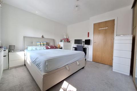 16 Blacksmith Close, Sunbury-on-thames, TW16 6BF