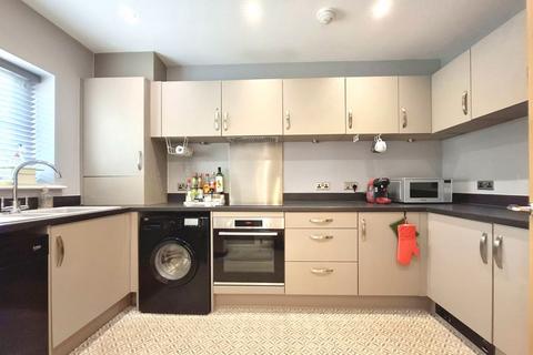 2 bedroom end of terrace house for sale, Blacksmith Close, Sunbury-On-Thames