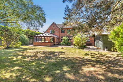 4 bedroom detached house for sale, Fox Close, Biggleswade SG18