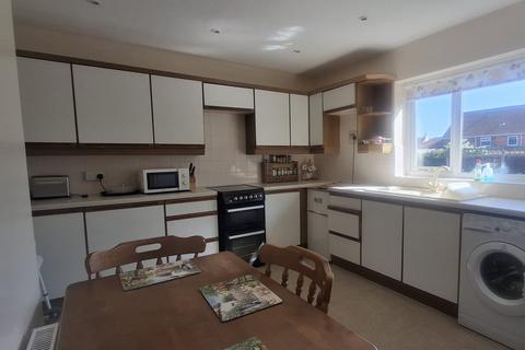 2 bedroom semi-detached bungalow for sale, Burton Rise, Newark NG22