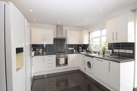 4 bedroom terraced house for sale, Ellesmere Road, Greenford