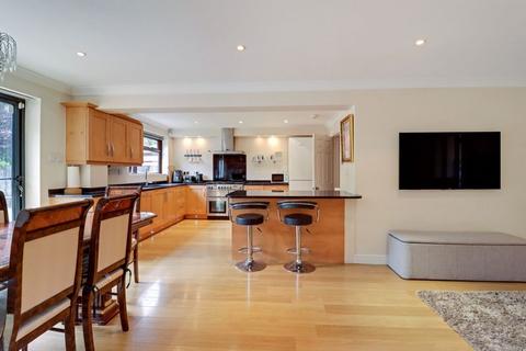 5 bedroom detached house for sale, Newark Road, Windlesham GU20