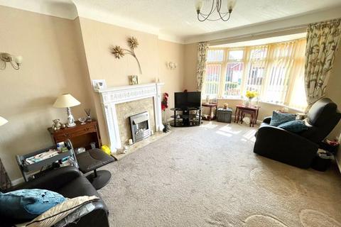 10 Edinburgh Road, Wrexham, LL11 2RG