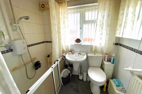 10 Edinburgh Road, Wrexham, LL11 2RG