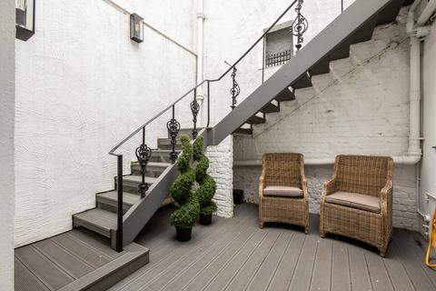 1 bedroom mews for sale, Queen's Gate Mews, South Kensington, London, SW7
