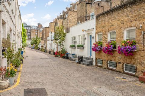 Queen's Gate Mews, South Kensington, London, SW7