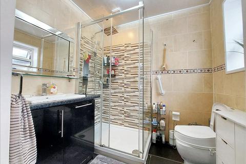 3 bedroom terraced house for sale, Thurlby Road, Leicester, LE5