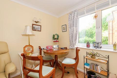 1 bedroom apartment for sale, South Street, Surrey KT18