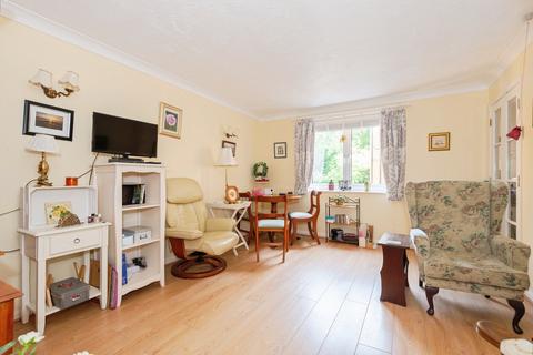 undefined, Saddlers Court, Epsom KT18