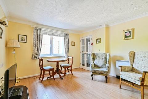 1 bedroom apartment for sale, Saddlers Court, Epsom KT18