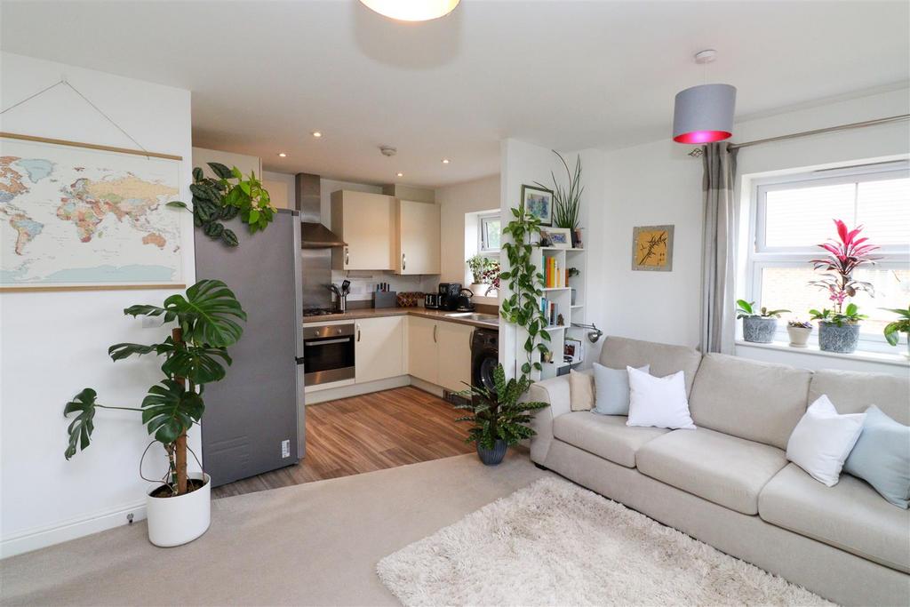 Lounge/Kitchen