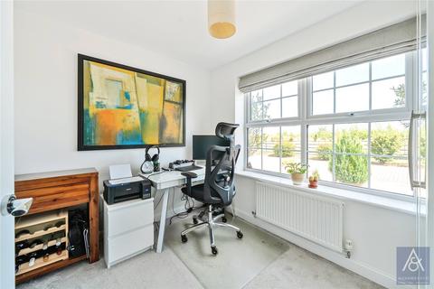26 Bobbins Way, Buckingham, MK18 7SA