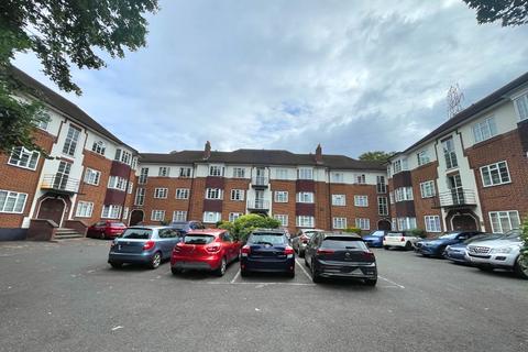 2 bedroom flat to rent, St. Thomas Drive, Pinner, Greater London