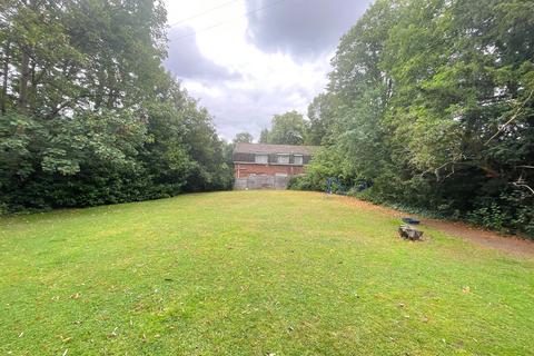 2 bedroom flat to rent, St. Thomas Drive, Pinner, Greater London