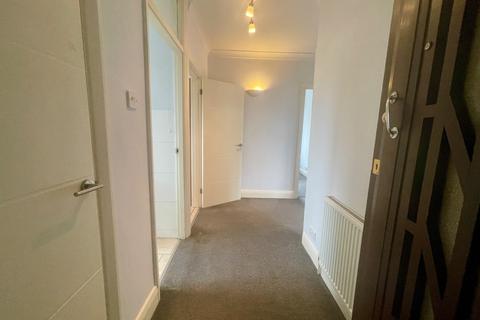 2 bedroom flat to rent, St. Thomas Drive, Pinner, Greater London