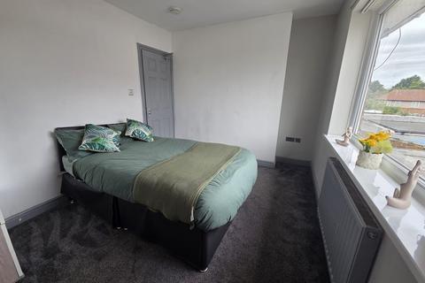 undefined, HMO Room 4, 085 Doncaster Road