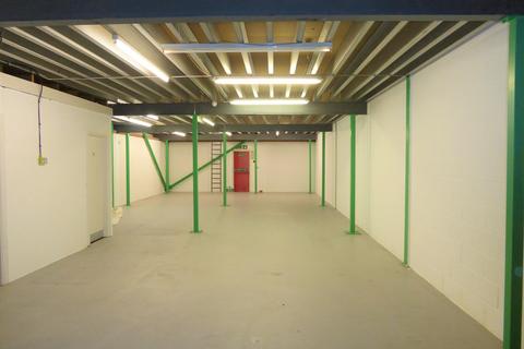 Warehouse to rent, Kiln Ln Epsom KT17 1JF