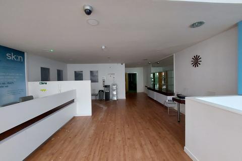 Retail property (high street) to rent, 261-263 Union St Aberdeen AB11 6BR
