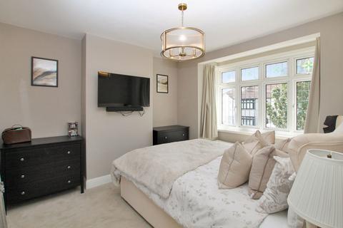 3 bedroom end of terrace house for sale, Stanley Road, Hornchurch RM12