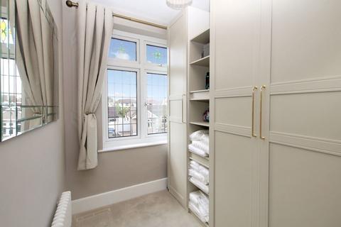 122 Stanley Road, Hornchurch, RM12 4JW