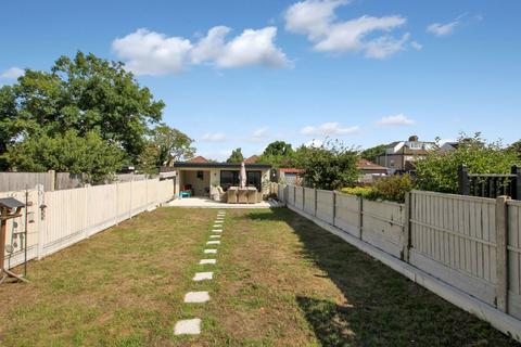 122 Stanley Road, Hornchurch, RM12 4JW