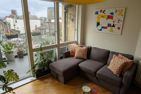 1 bedroom flat for sale, Essence House, Selsea Place, London, N16
