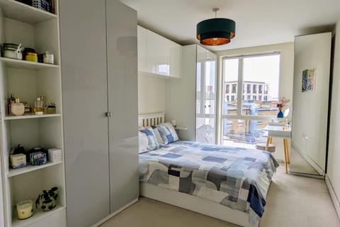 1 bedroom flat for sale, Essence House, Selsea Place, London, N16