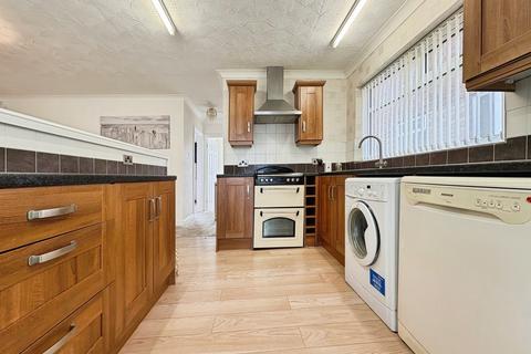 2 bedroom bungalow to rent, Wensleydale, Hull HU7