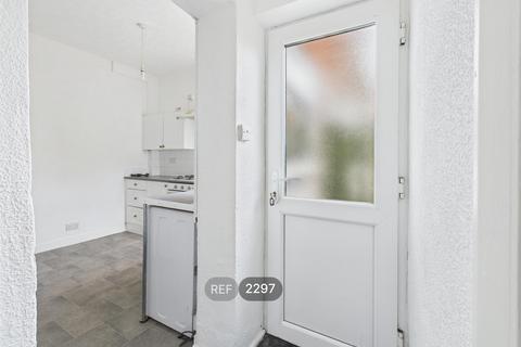 2 bedroom terraced house to rent, Brooklyn Avenue Perth Street Hull