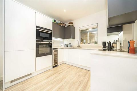 2 bedroom flat for sale, Blackheath Road, London SE10