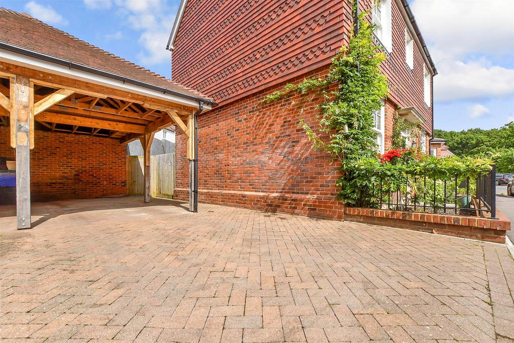 Driveway/Parking