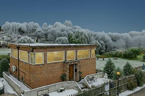 undefined, Farleigh Bridge, East Farleigh, ME16