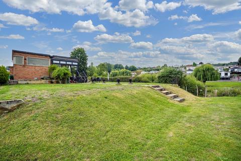 undefined, Farleigh Bridge, East Farleigh, ME16