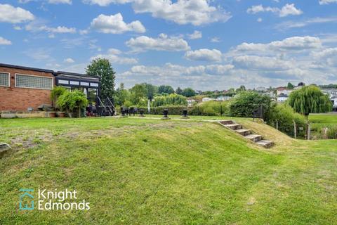 2 bedroom detached house for sale, Farleigh Bridge, East Farleigh, ME16