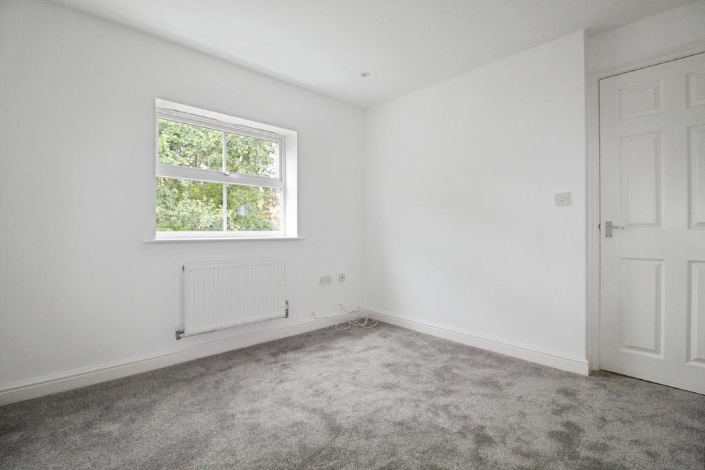 Pbox-bedroom-312800.JPG