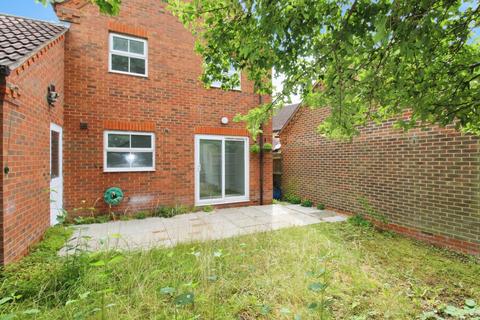 4 Heather Gardens, Waltham Abbey, EN9 3YF