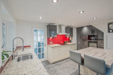 4 bedroom detached house for sale, Hartley Court, Liversedge, WF15