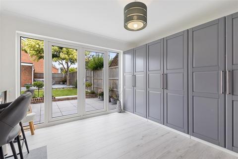 4 bedroom link detached house for sale, Moggs Mead, Petersfield