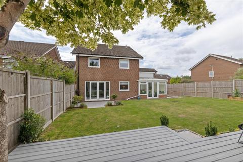 4 bedroom link detached house for sale, Moggs Mead, Petersfield