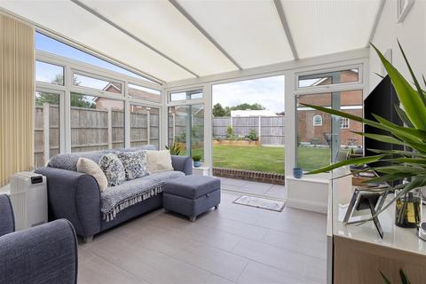 4 bedroom link detached house for sale, Moggs Mead, Petersfield