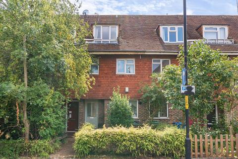 undefined, Ambergate Street, London SE17
