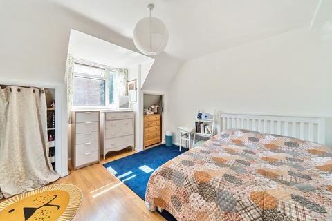 112 Ambergate Street, London, SE17 3SA