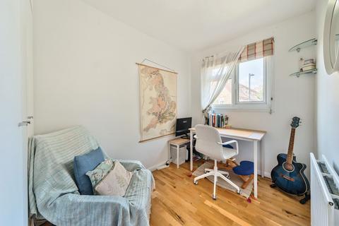 112 Ambergate Street, London, SE17 3SA