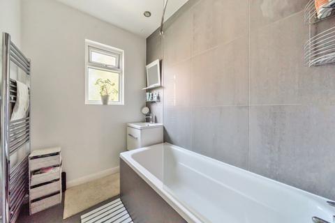 112 Ambergate Street, London, SE17 3SA