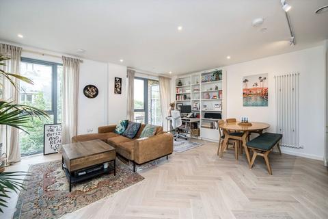 2 bedroom flat for sale, Cross Lane, London N8