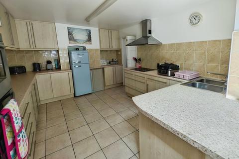 28 Walnut Avenue, Yate, Bristol, BS37 7AT